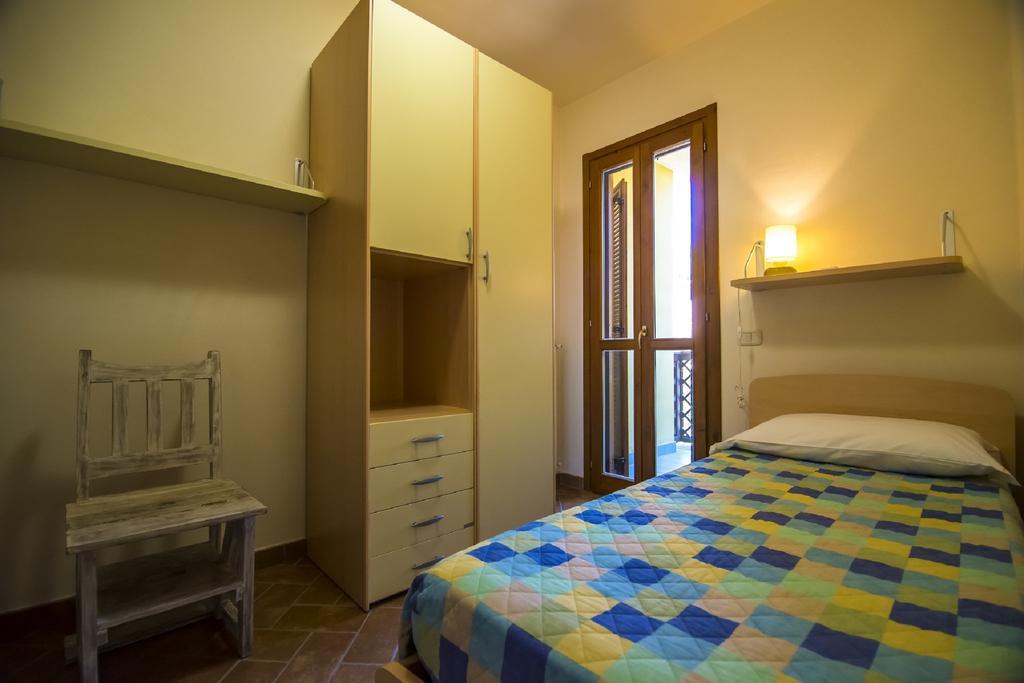 Appartamenti E Affittacamere Le Due Ruote Alberese Exterior photo